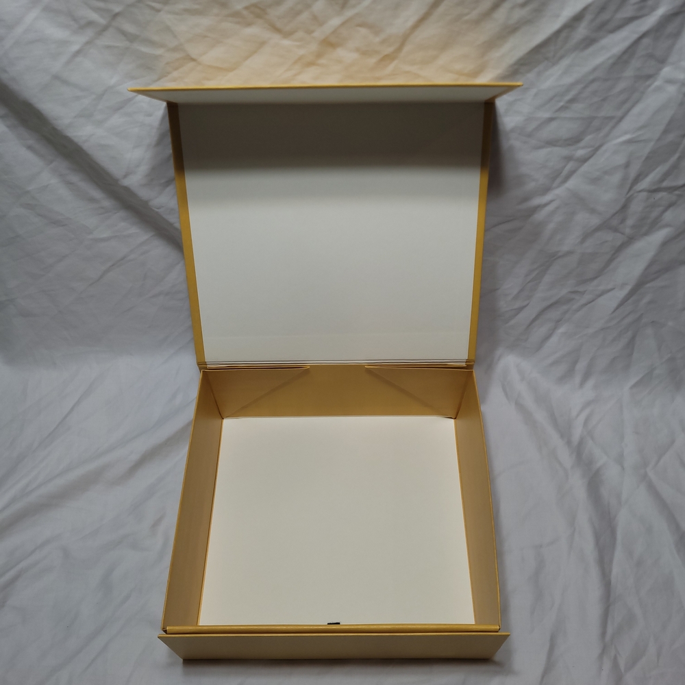 Fendi Magnetic Gift Box Empty Decorative Storage Organizer 9.5 x 8.75 x 3.75 in - Picture 8 of 14